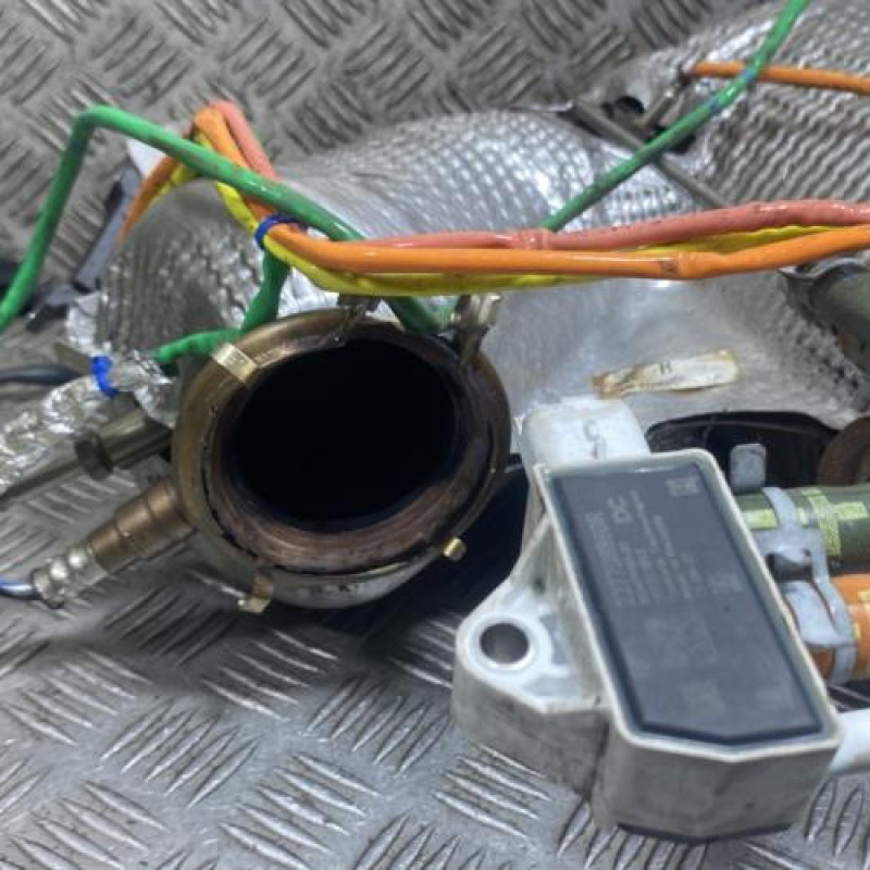 Catalyseur (echappement) RENAULT CLIO 5 Photo n°4