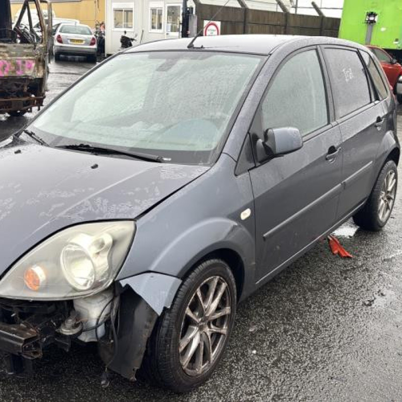 Aile avant gauche FORD FIESTA 5 Photo n°5
