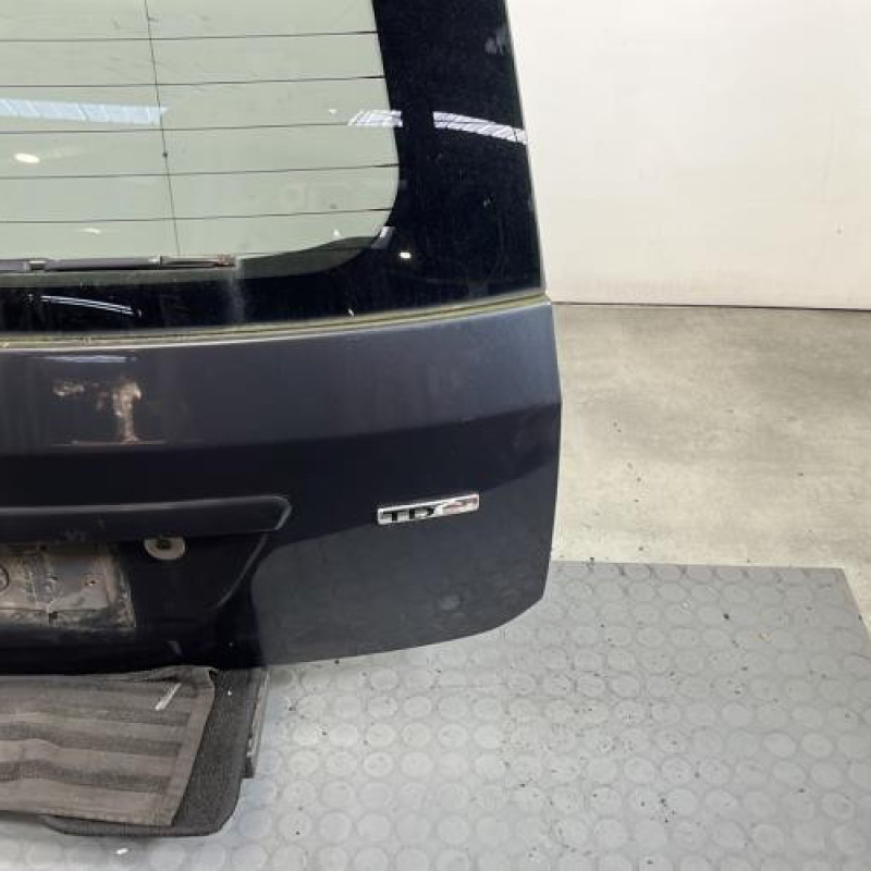 Malle/Hayon arriere FORD FIESTA 5 Photo n°4