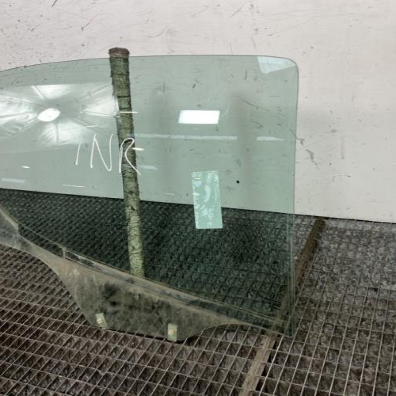 Vitre arriere droit PEUGEOT 207 Photo n°2