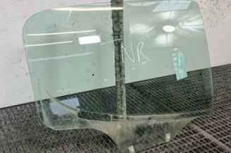 Vitre arriere droit PEUGEOT 207