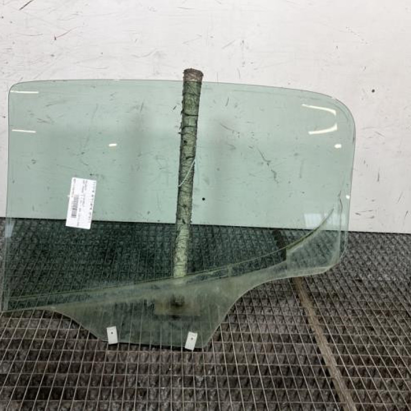 Vitre arriere droit PEUGEOT 207 Photo n°4