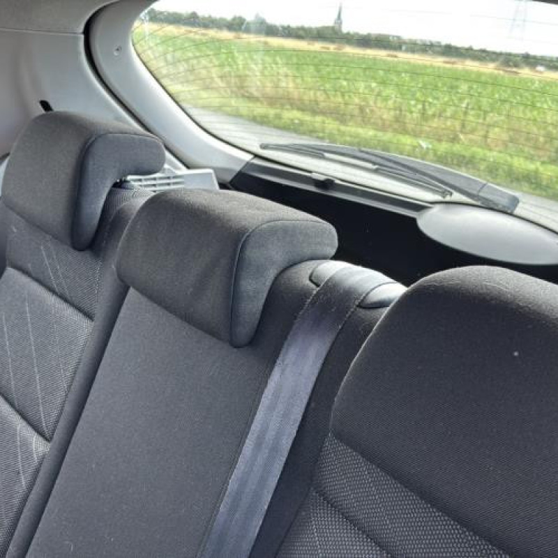 Vitre arriere droit PEUGEOT 207 Photo n°15