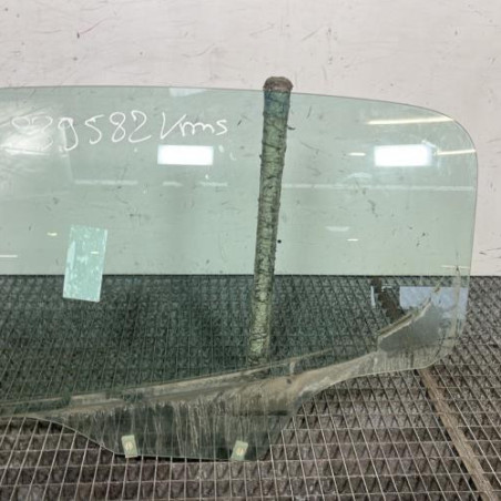 Vitre arriere gauche PEUGEOT 207 Photo n°1