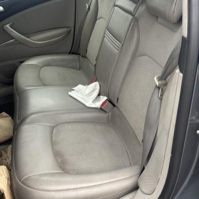 Vitre arriere droit CITROEN C5 2 Photo n°18