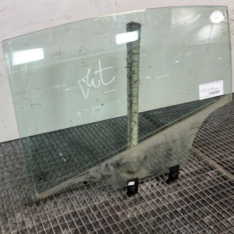 Vitre arriere gauche CITROEN C5 2 Photo n°2