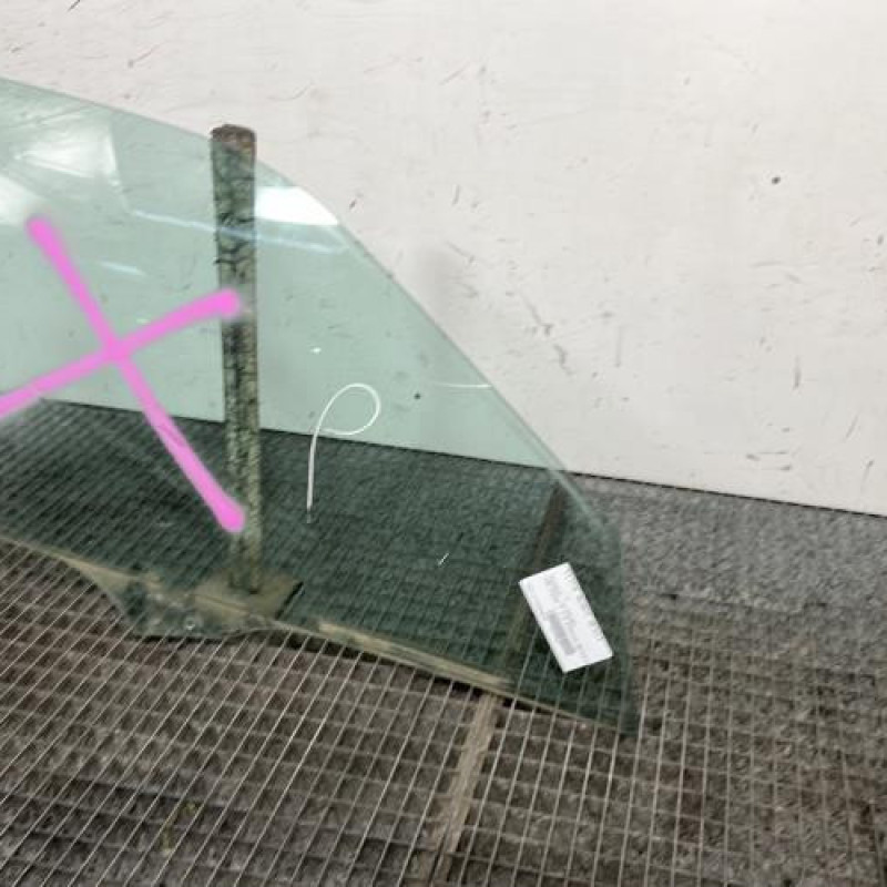 Vitre avant droit PEUGEOT 406 Photo n°3