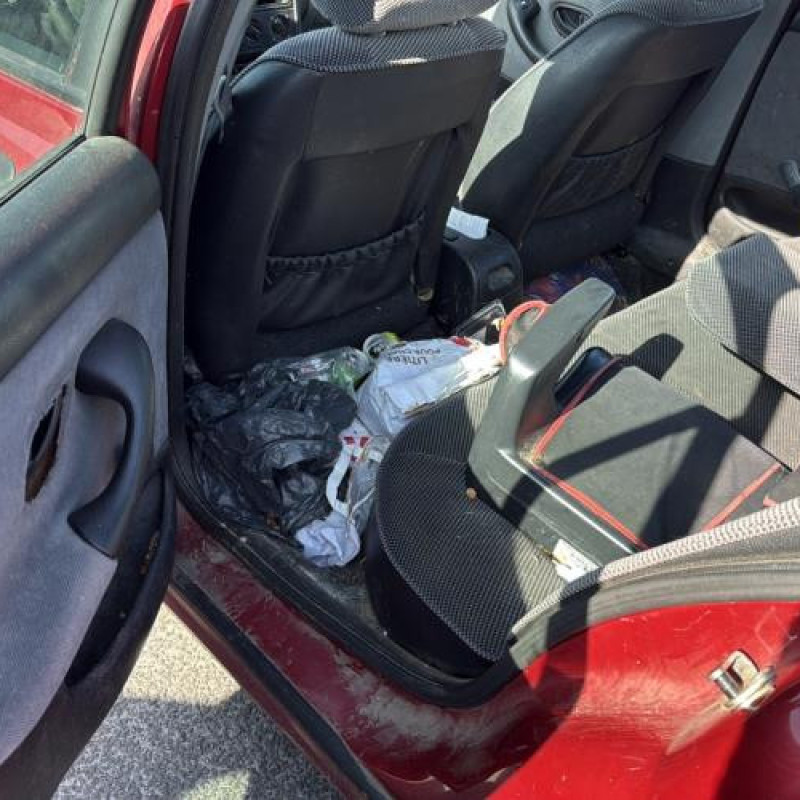 Vitre avant droit PEUGEOT 406 Photo n°14