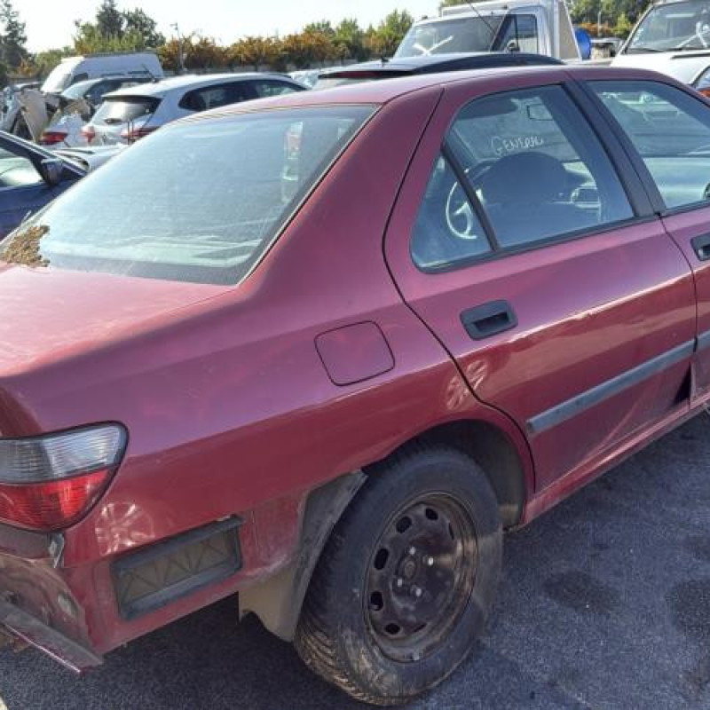 Vitre avant droit PEUGEOT 406 Photo n°15