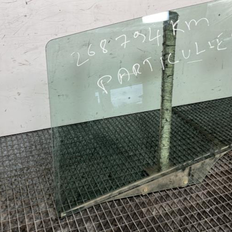 Vitre arriere gauche PEUGEOT 307 Photo n°2