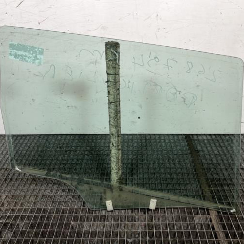 Vitre arriere gauche PEUGEOT 307 Photo n°4