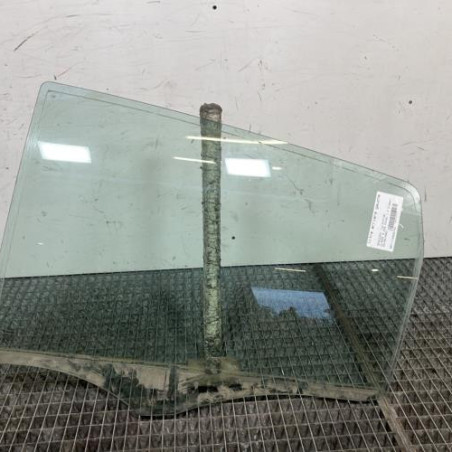 Vitre arriere gauche MERCEDES CLASSE B 245 Photo n°1
