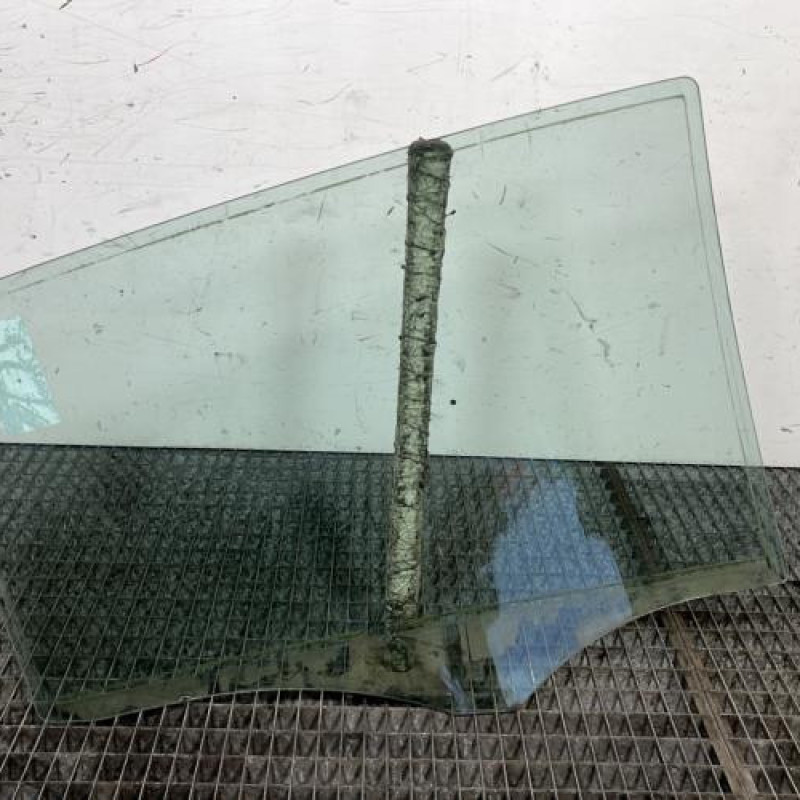 Vitre arriere gauche MERCEDES CLASSE B 245 Photo n°4