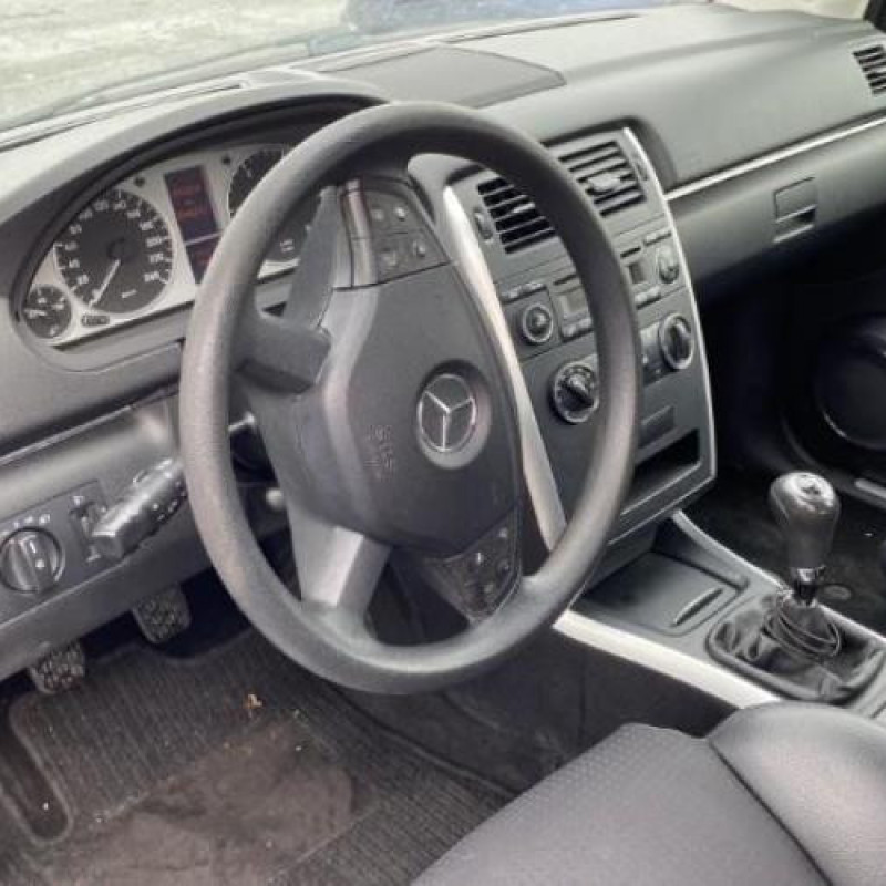 Vitre arriere gauche MERCEDES CLASSE B 245 Photo n°9