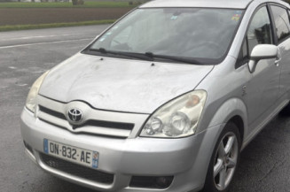 TOYOTA COROLLA VERSO 2 PHASE 1 2.2 D4D - 16V TURBO Photo n°1