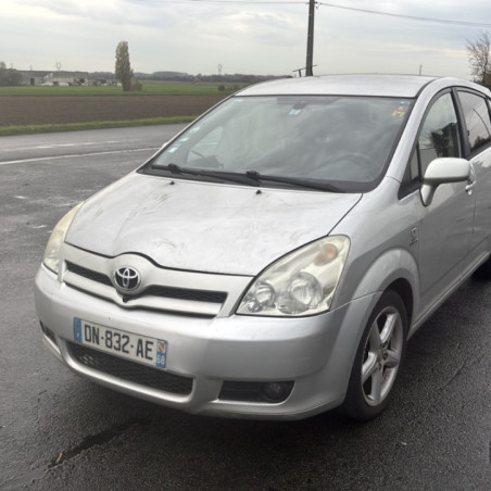 TOYOTA COROLLA VERSO 2 PHASE 1 2.2 D4D - 16V TURBO Photo n°1