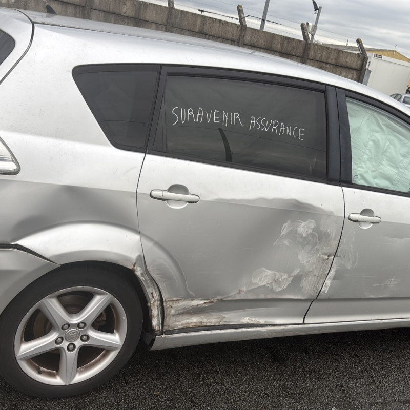 TOYOTA COROLLA VERSO 2 PHASE 1 2.2 D4D - 16V TURBO Photo n°6