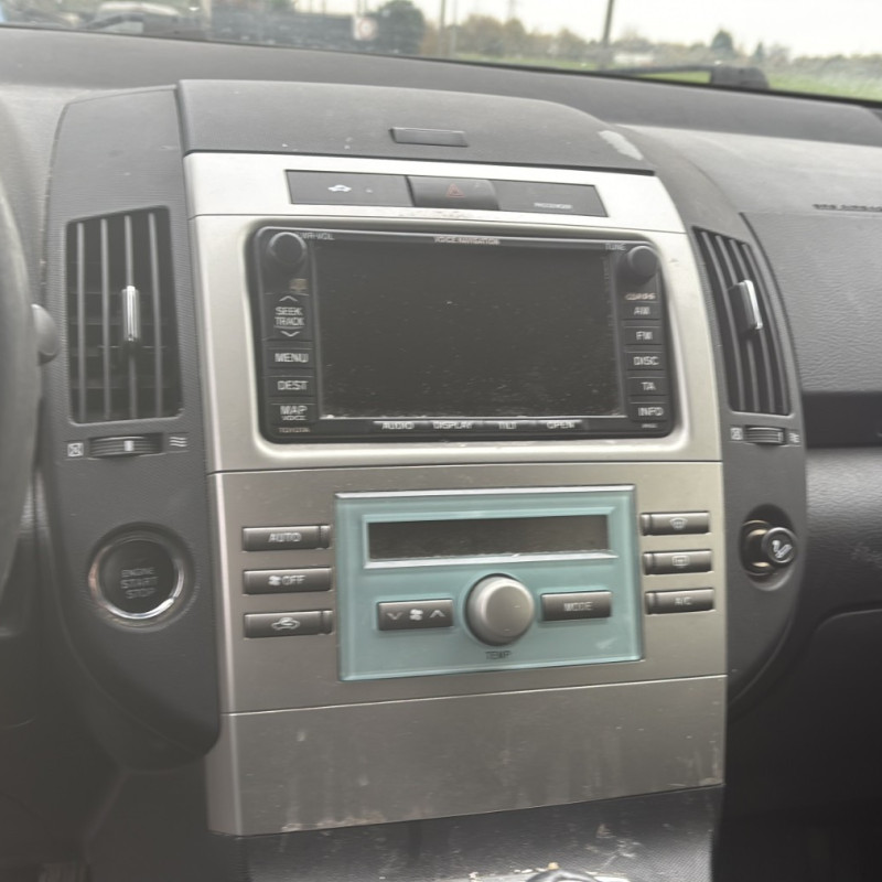 TOYOTA COROLLA VERSO 2 PHASE 1 2.2 D4D - 16V TURBO Photo n°18