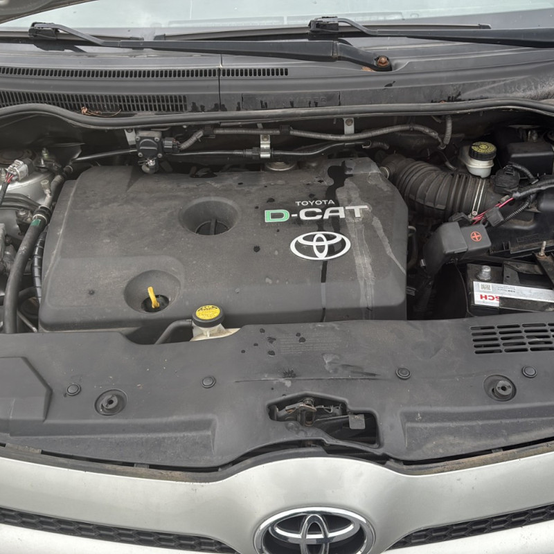 TOYOTA COROLLA VERSO 2 PHASE 1 2.2 D4D - 16V TURBO Photo n°22