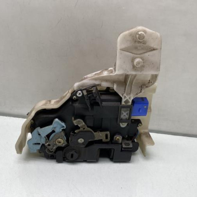 Serrure arriere gauche VOLKSWAGEN TOURAN 1 Photo n°3