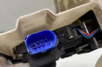 Serrure arriere gauche VOLKSWAGEN TOURAN 1