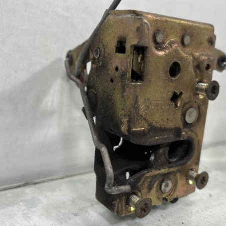 Serrure avant droit PEUGEOT 205