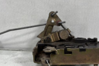Serrure avant droit PEUGEOT 205