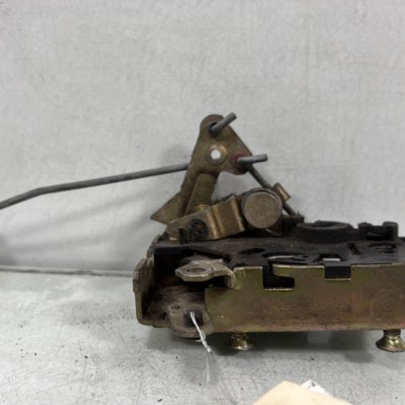 Serrure avant droit PEUGEOT 205 Photo n°4