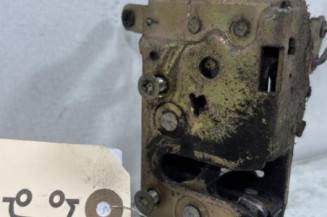 Serrure avant gauche PEUGEOT 205