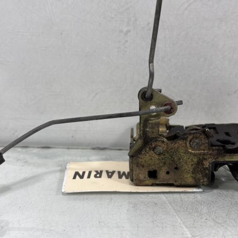 Serrure avant gauche PEUGEOT 205 Photo n°3