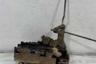 Serrure avant gauche PEUGEOT 205