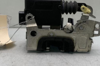 Serrure avant droit DACIA DUSTER 1