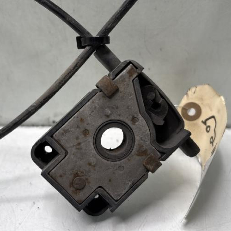 Fermeture de capot BMW SERIE 3 E46 Photo n°5