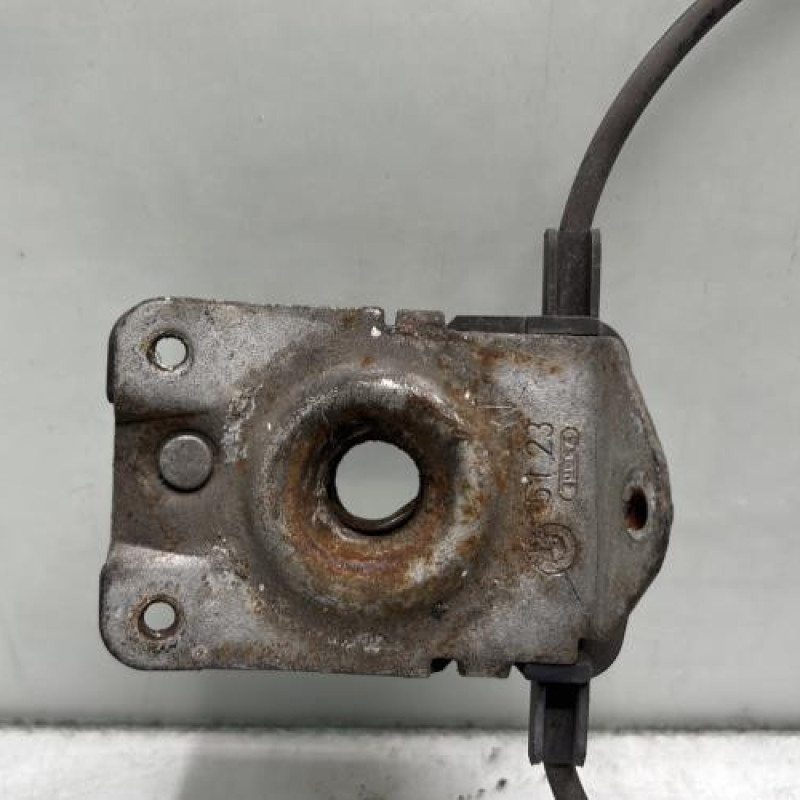 Fermeture de capot BMW SERIE 3 E46 Photo n°6