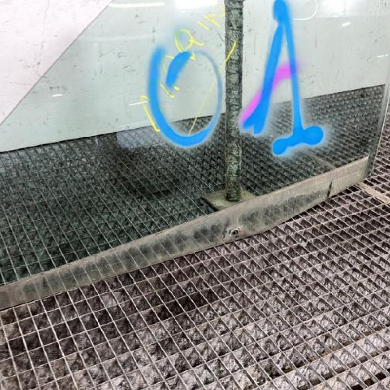 Vitre avant gauche RENAULT CLIO 2 Photo n°2