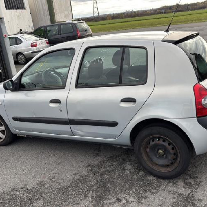 Vitre avant gauche RENAULT CLIO 2 Photo n°10