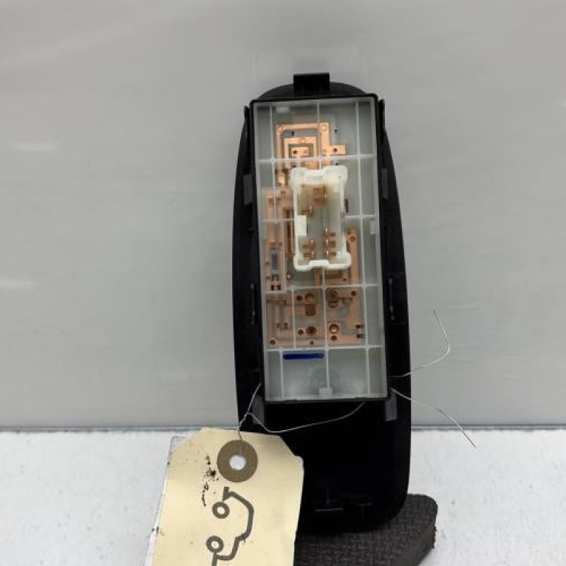 Interrupteur de leve vitre avant droit RENAULT KADJAR Photo n°3