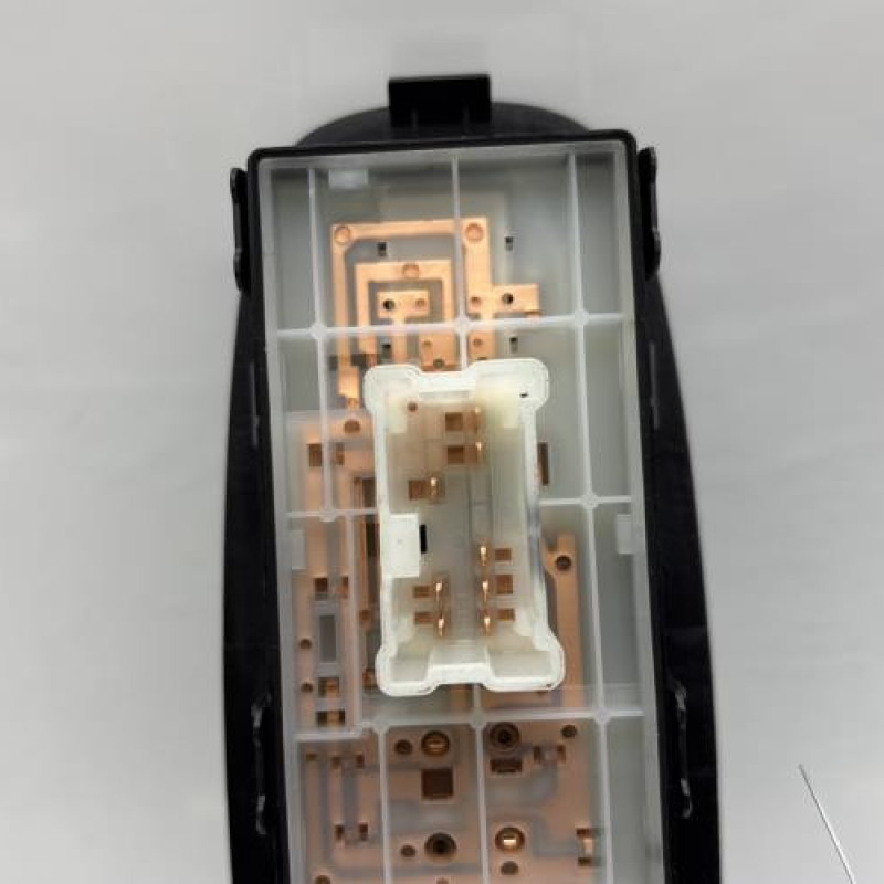 Interrupteur de leve vitre avant droit RENAULT KADJAR Photo n°4