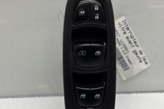 Interrupteur de leve vitre avant gauche RENAULT KADJAR Photo n°1