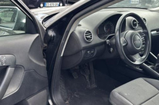 Serrure avant droit AUDI A3 2