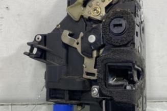 Serrure arriere droit VOLKSWAGEN POLO 4 Photo n°1