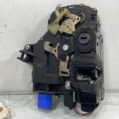 Serrure arriere droit VOLKSWAGEN POLO 4 Photo n°1