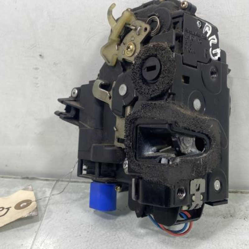 Serrure arriere droit VOLKSWAGEN POLO 4 Photo n°2