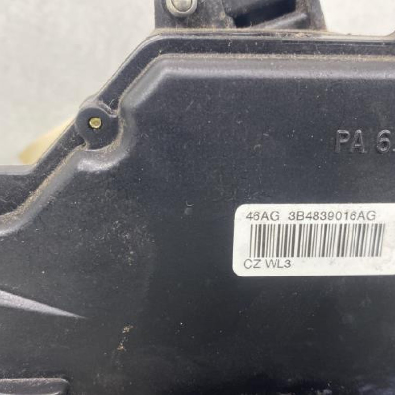 Serrure arriere droit VOLKSWAGEN POLO 4 Photo n°4