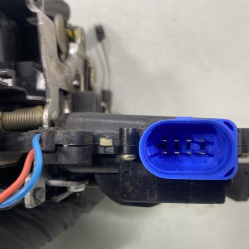 Serrure avant droit VOLKSWAGEN POLO 4 Photo n°3