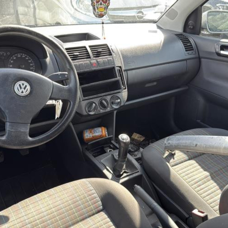 Serrure avant droit VOLKSWAGEN POLO 4 Photo n°15