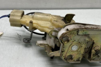 Serrure arriere gauche TOYOTA YARIS 1 Photo n°1