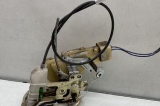 Serrure arriere gauche TOYOTA YARIS 1