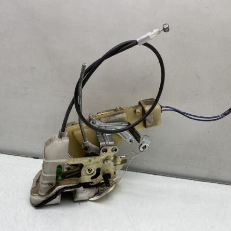 Serrure arriere gauche TOYOTA YARIS 1 Photo n°3