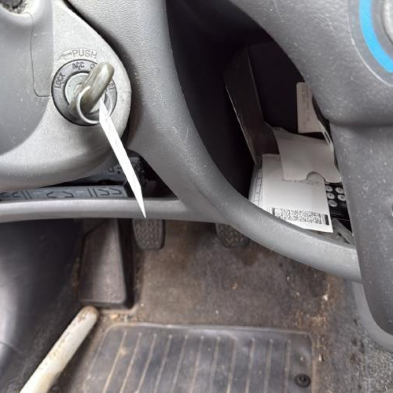 Serrure arriere gauche TOYOTA YARIS 1 Photo n°19